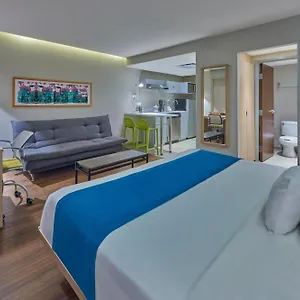 https://city-express-suites-playa-del-carmen.allrivieramayahotels.com