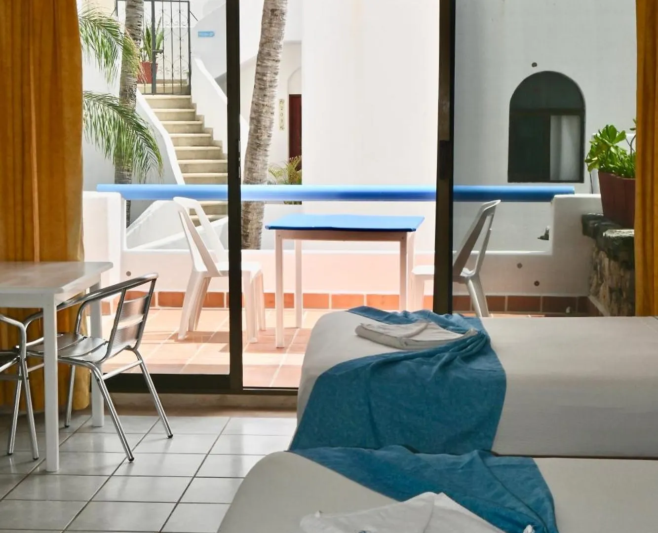 Pelicano Inn Playa Del Carmen - Beachfront Hotel