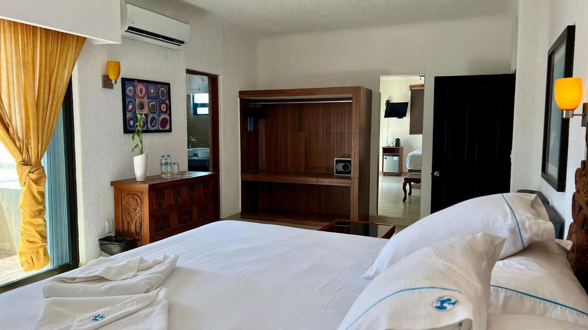 Pelicano Inn Playa Del Carmen - Beachfront Hotel