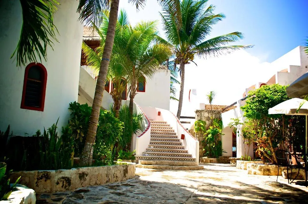 Pelicano Inn Playa Del Carmen - Beachfront Hotel